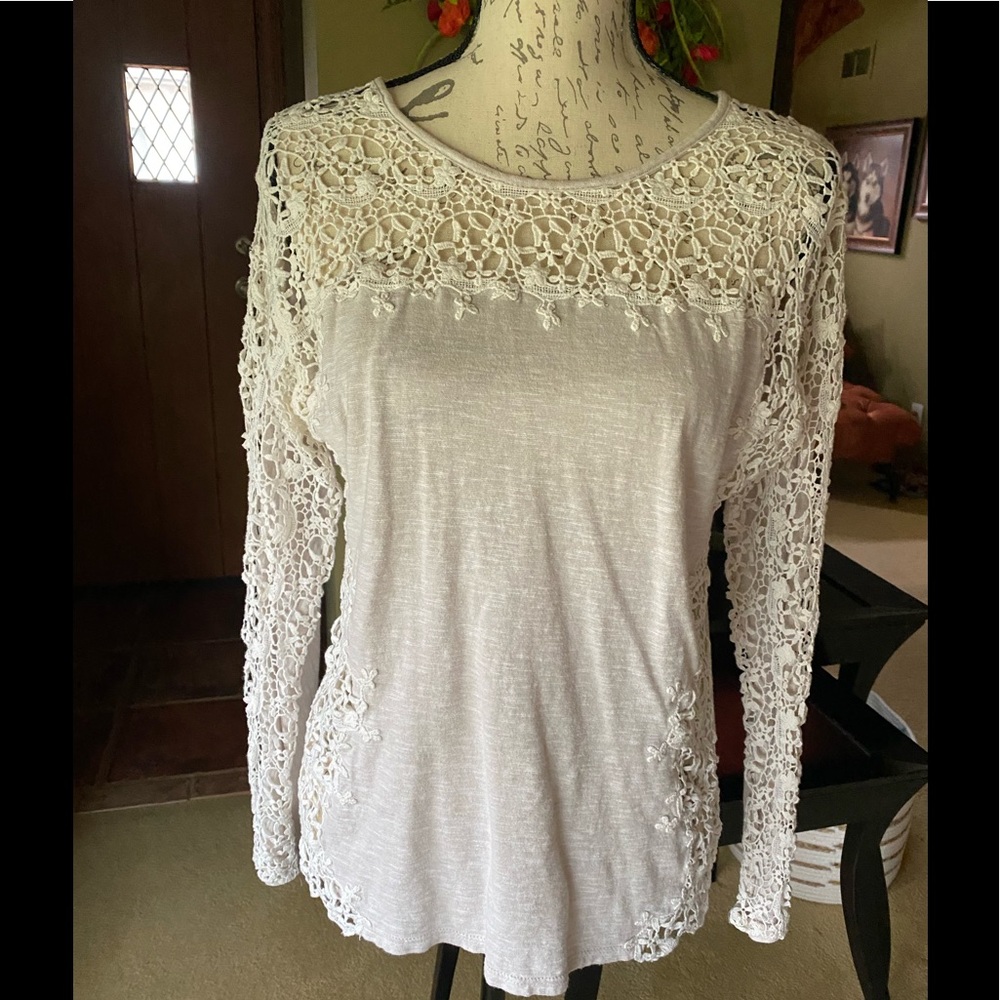 EUC, gorgeous Boho Sundance Lily's Paramour Cream crochet detail long sleeve top